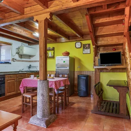 Casa De Aldea La Besana *