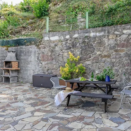 Casa De Aldea La Besana Lantställe